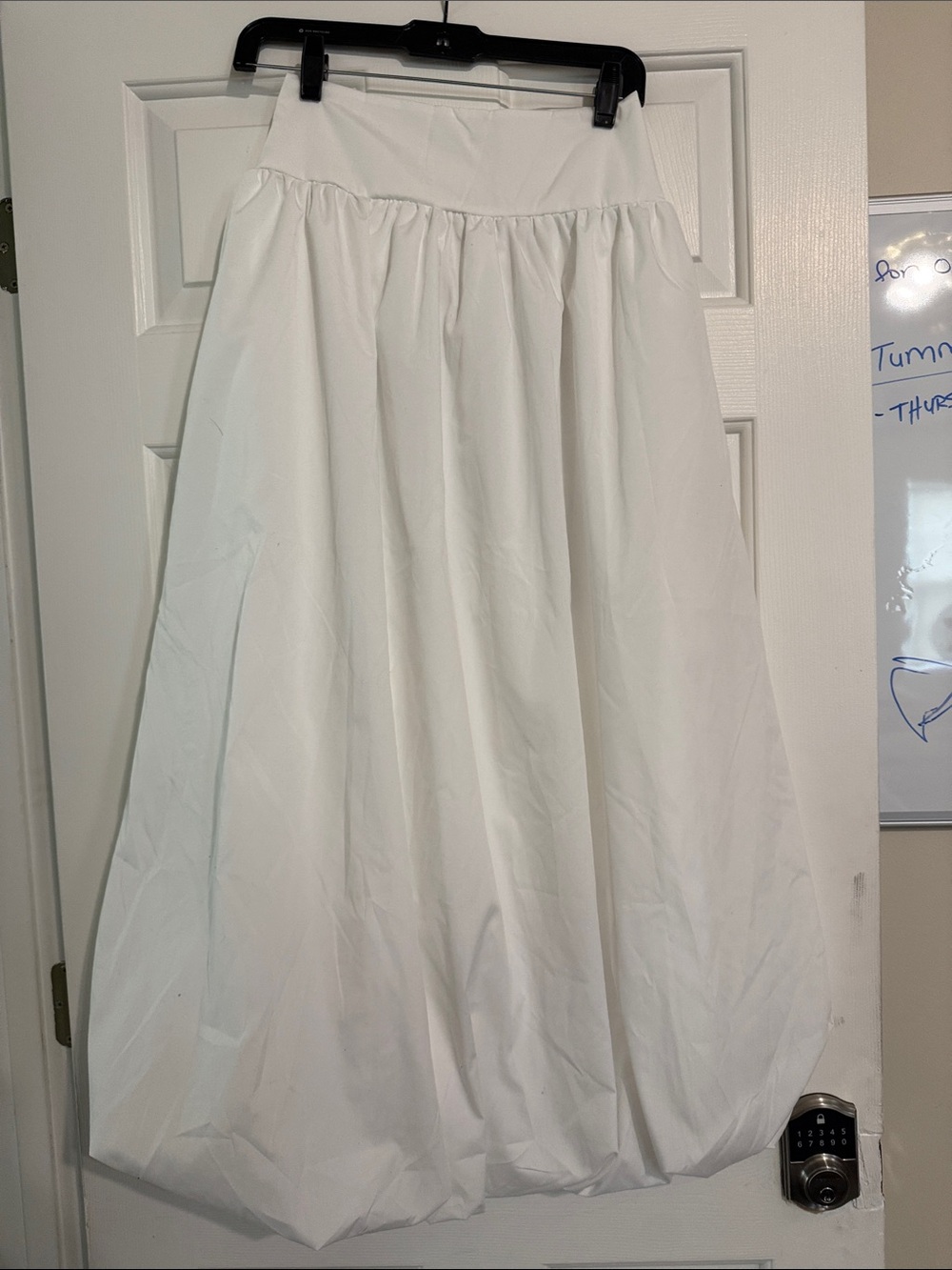 White parachute skirt with elastic hem